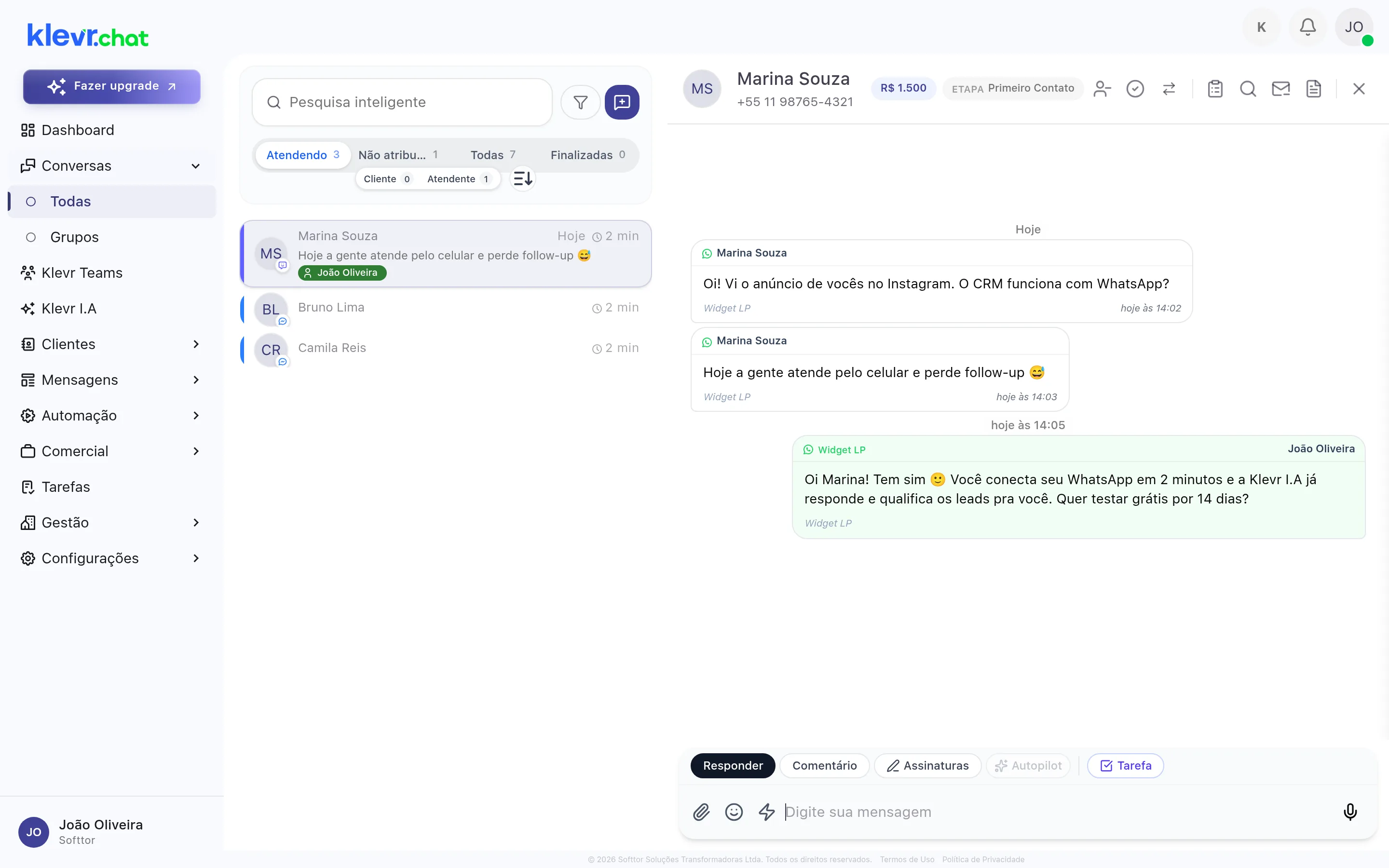 Pantalla real de Klevr CRM: bandeja con conversaciones de clientes de un prestador de servicios