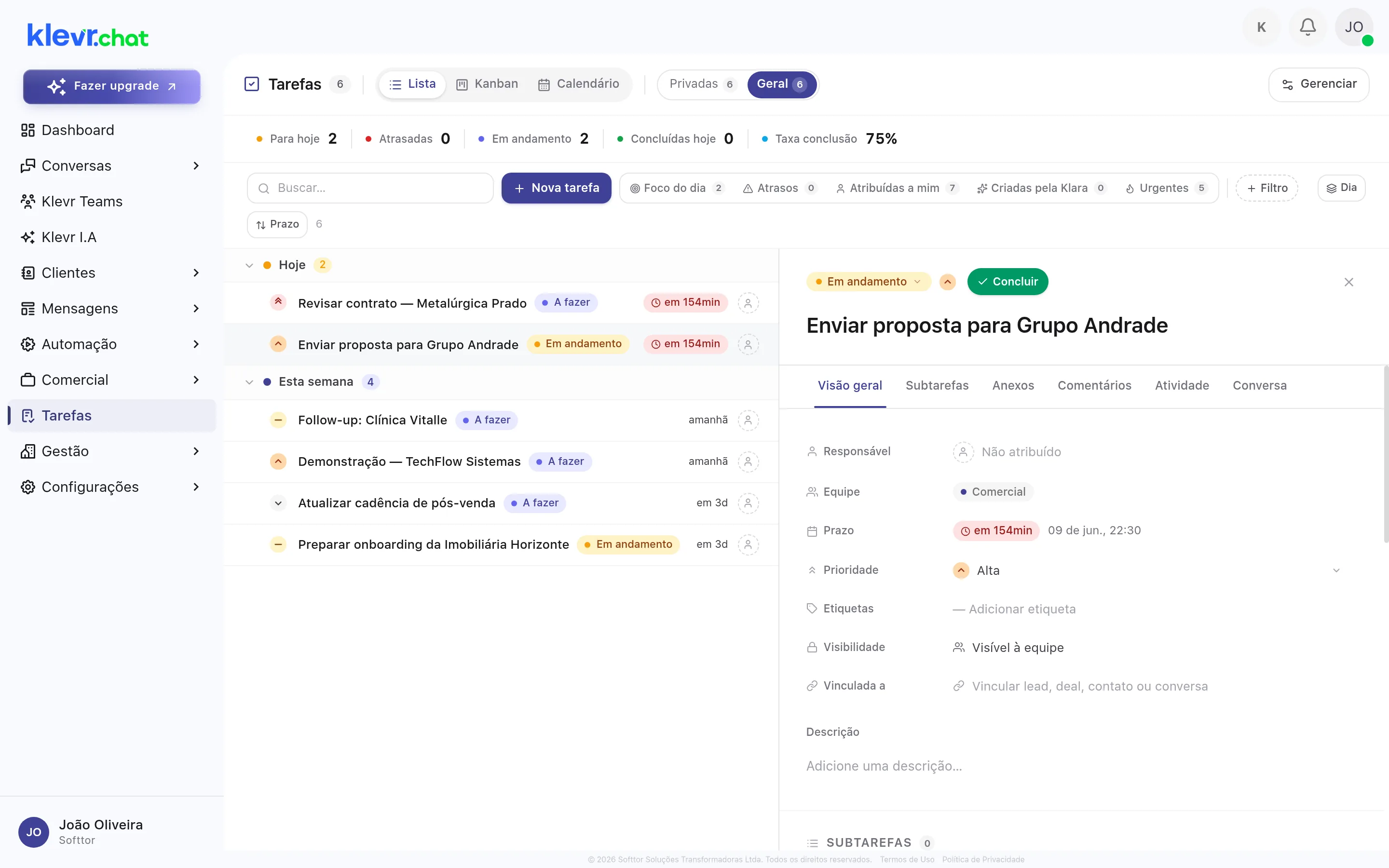 Pantalla real de Klevr CRM: tablero de tareas con follow-ups de clientes organizados por plazo